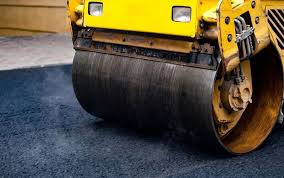 Best Asphalt Driveway Installation  in North Mankato, MN